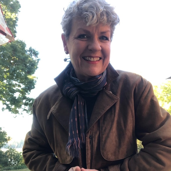 Hello.  I'm Kimi - Picture 5 of 13